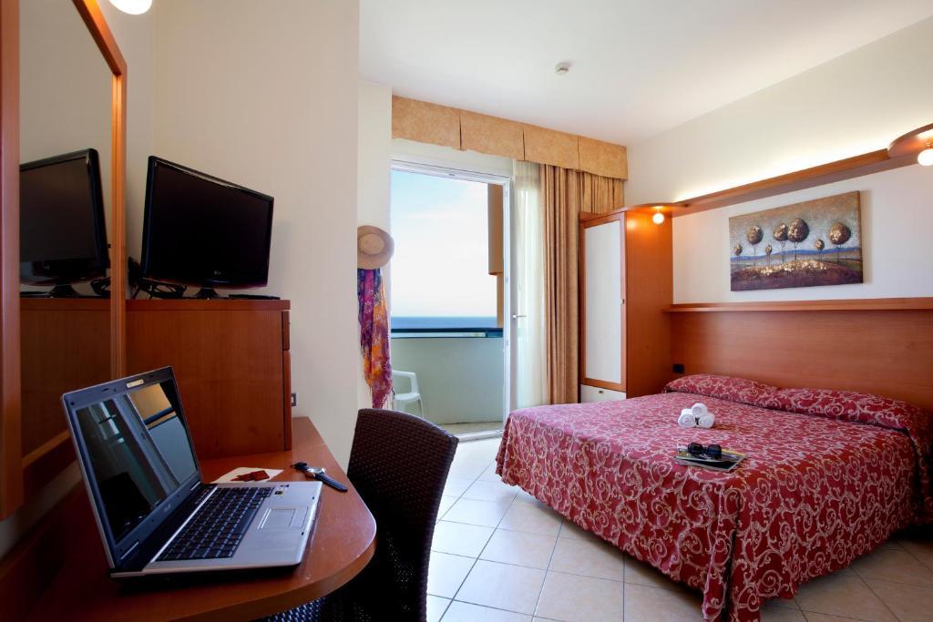 Hotel Palm Beach B&B Sea View Rimini Cameră foto